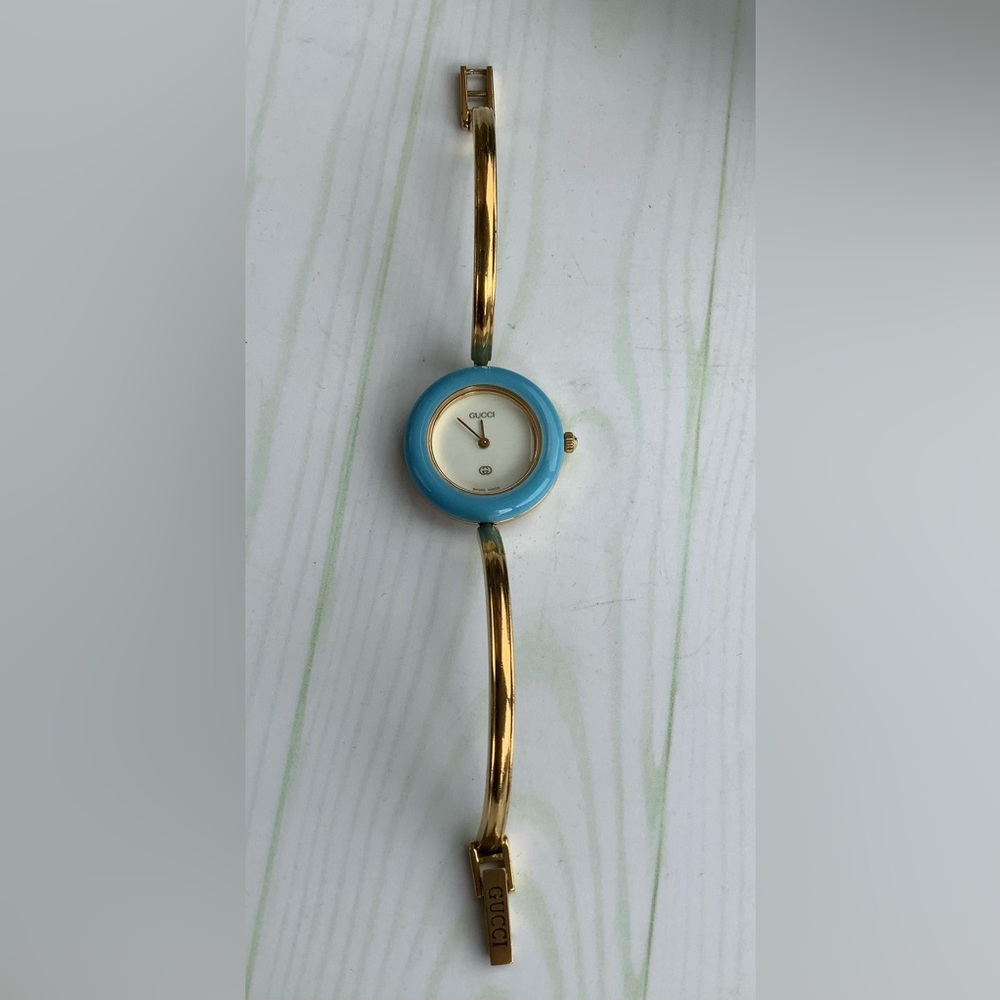 Ladies GUCCI bangle watch w/ interchangeable bezels🌸🌺🌼 - Picture 10 of 12